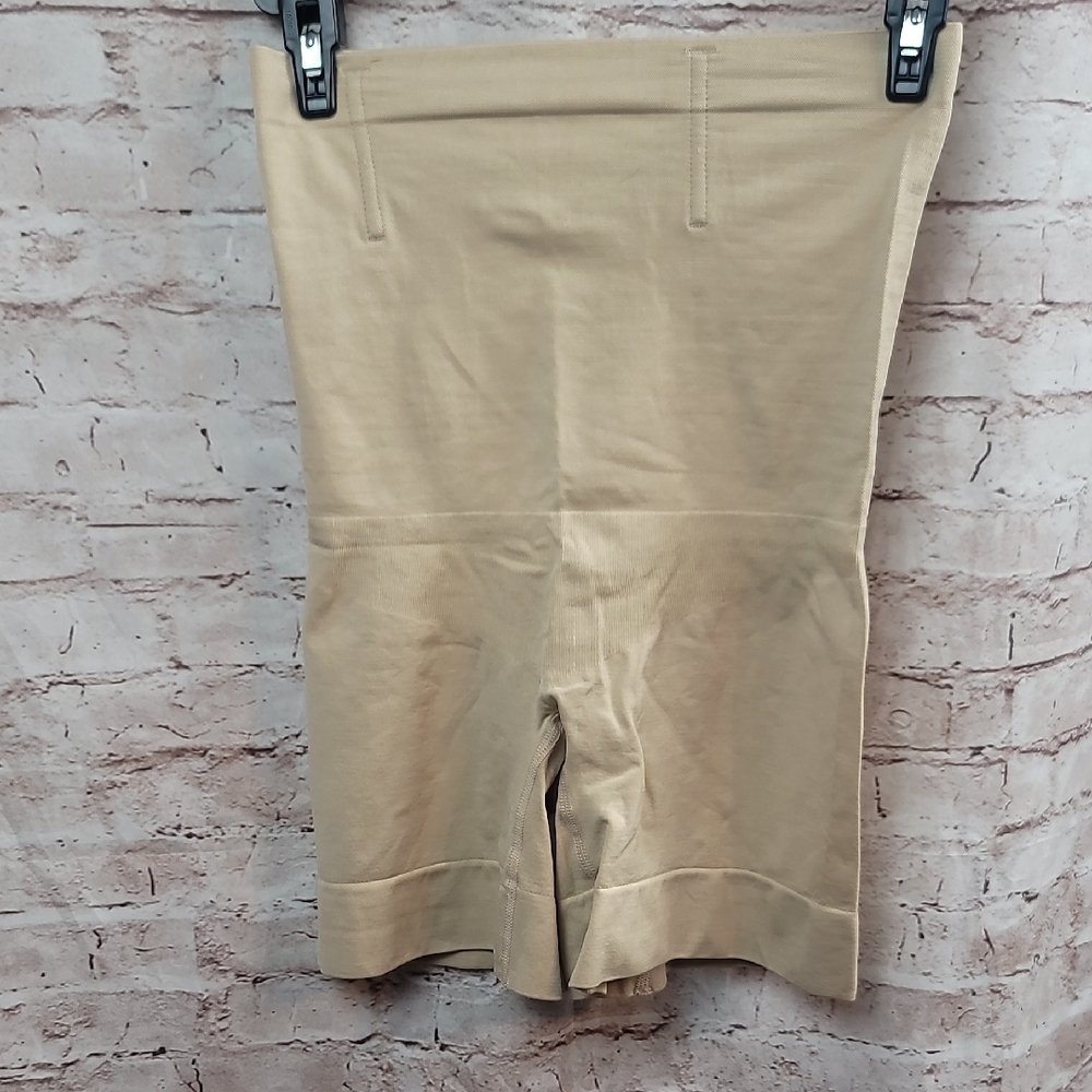 Amazon shapewear shorts size medium new in package